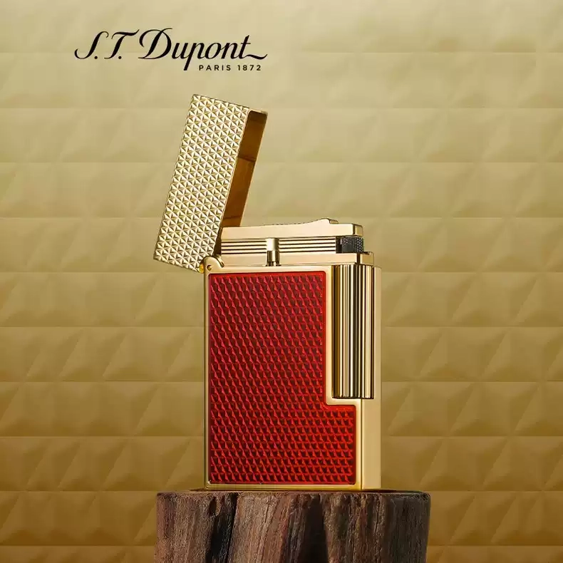 S.T. Dupont Ligne 2 Electric Ruby Lacquer Guilloche Lighter detail